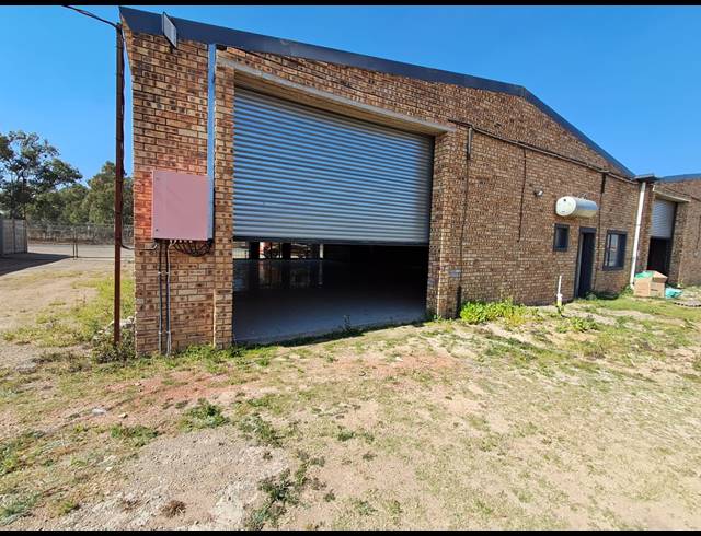 300M² RETAIL TO LET IN DE DEUR